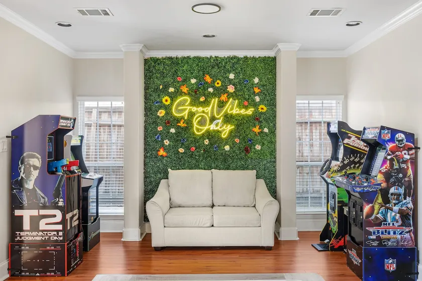 Sprawling 7 Bedroom Home w/ Gamerooms - Image 1