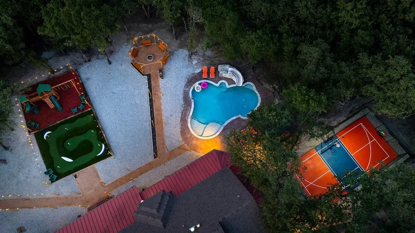 Pool • Sim • Pickleball • Mini Golf • Sleeps 24 - Image 1
