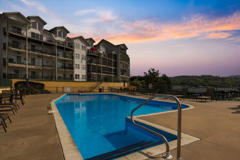 | Lake Front | 3B 2B | SeasonalPool | Boat Dock | - Image 1