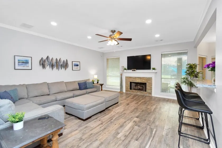 Spacious Family Oasis w/ Pool, 7BR & Near Downtown - Image 1