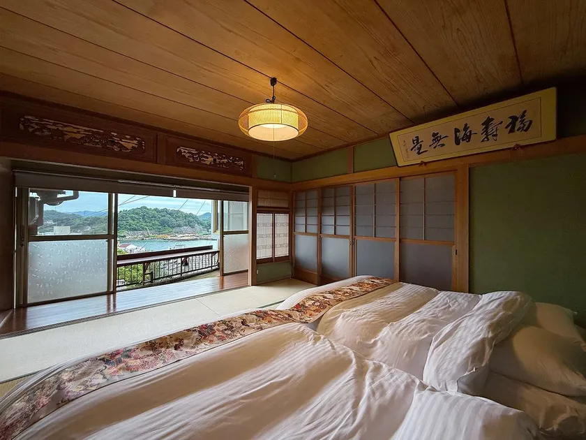 Enjoy the history and scenery of Onomichi, a city of elegant slopes and alleys - Image 1