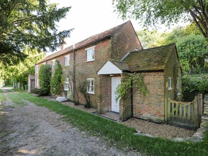 Chalkpit Cottage - Image 1