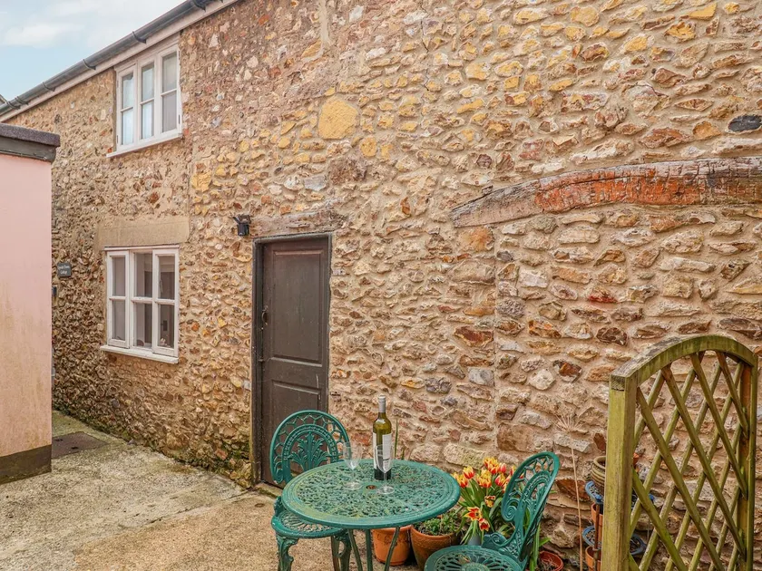 Upside Down Cottage - Image 1
