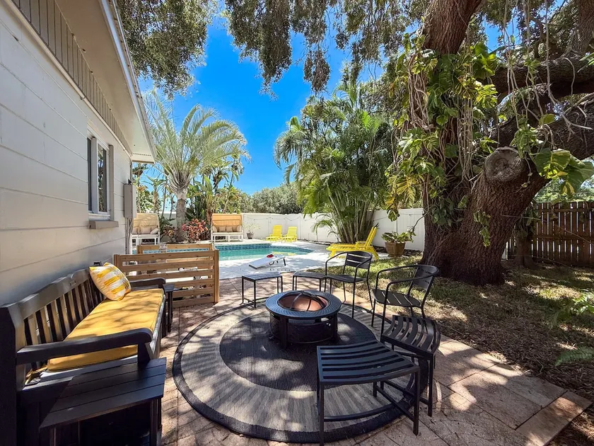 Modern 3BR Retreat with Pool & Fire Pit - Image 1
