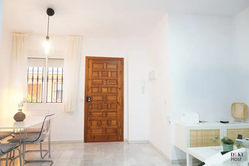 Divina Enfermera Apartments - Image 1