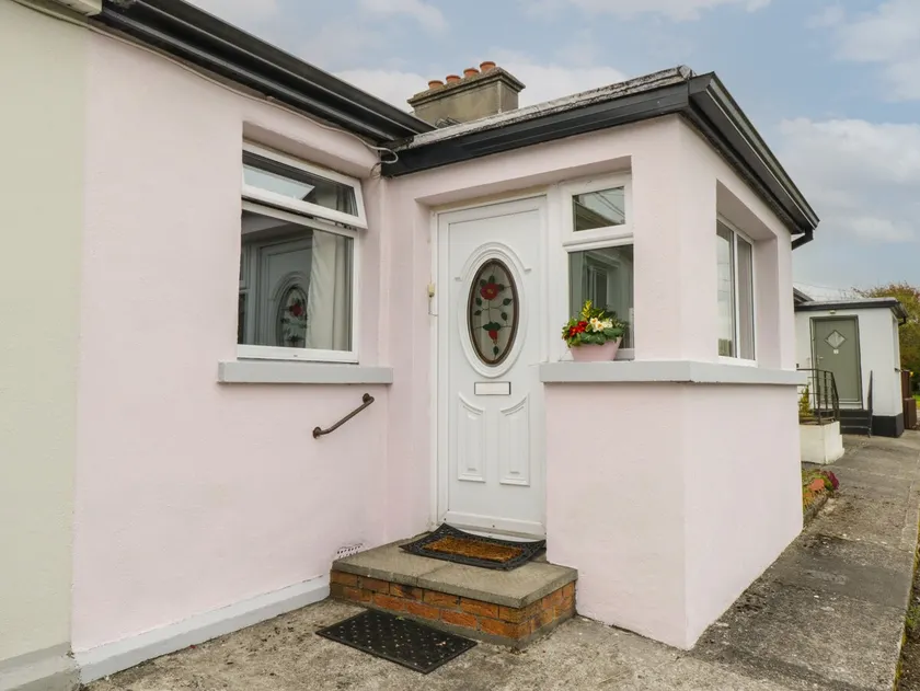 7 Aikenhead Terrace - Image 1