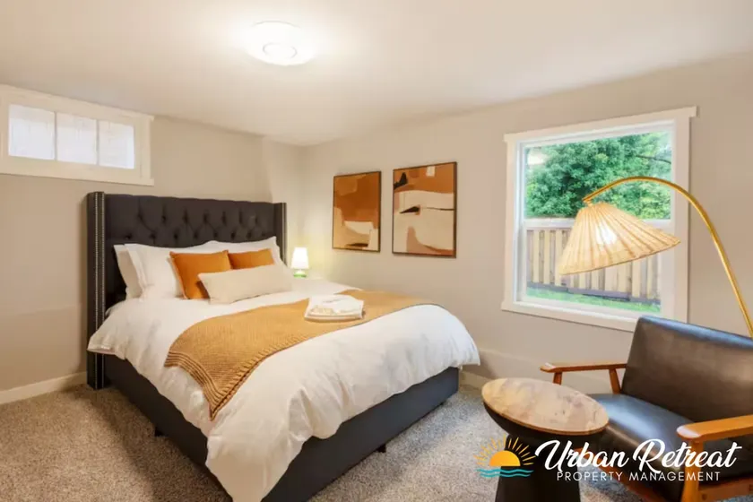 Cozy 2BR Duplex with Outdoor Space by the Sea - Image 1