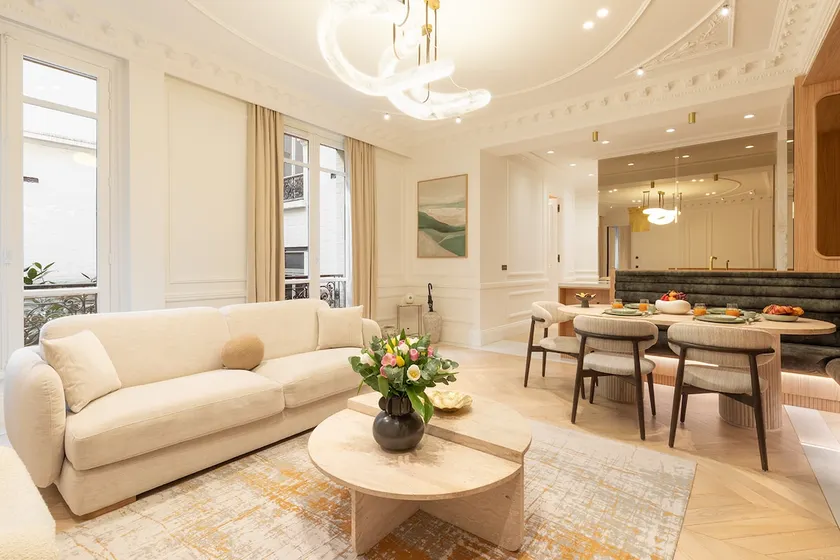 Sublime 2-Bed/2-Bath with Services - Champs-Elysées - Image 1