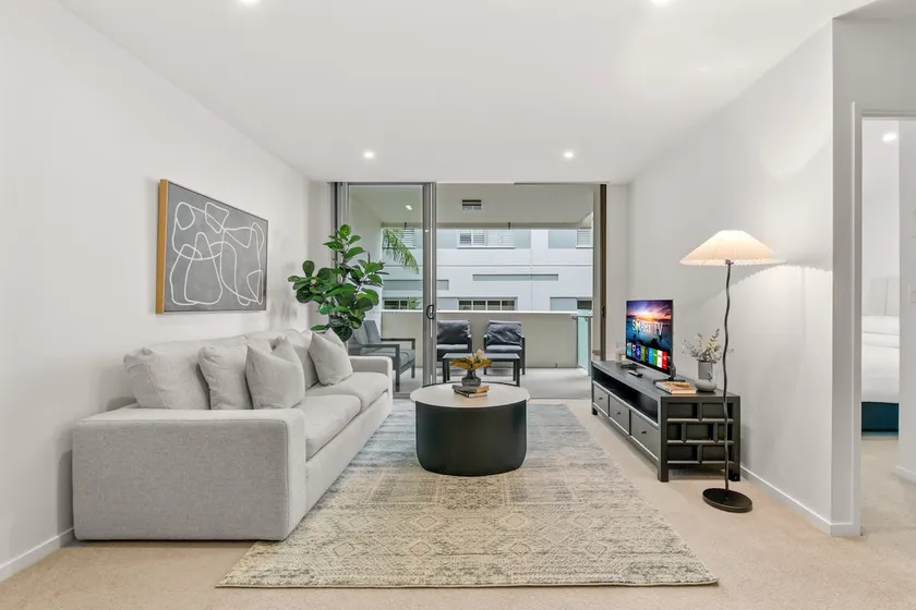 West End Flat with Pool and BBQ Access - Image 1
