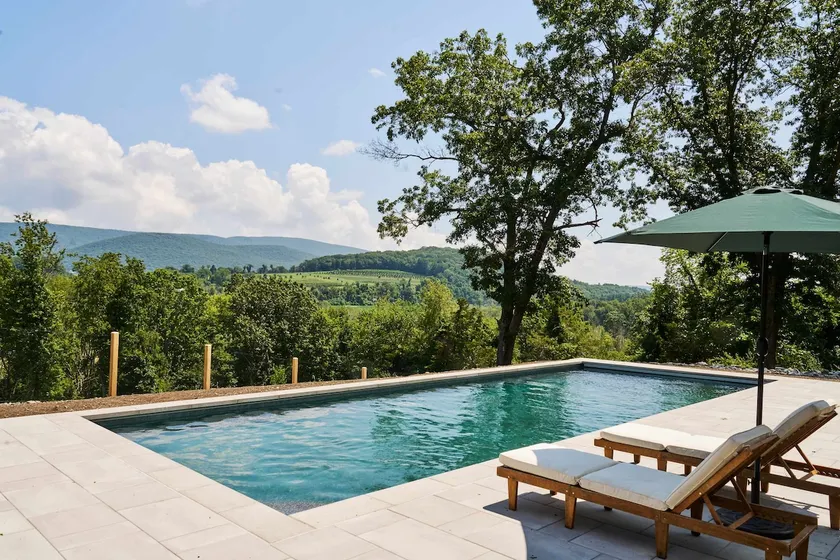 New gorgeous design-Hottub+Views+Fireplace nr Ski - Image 1