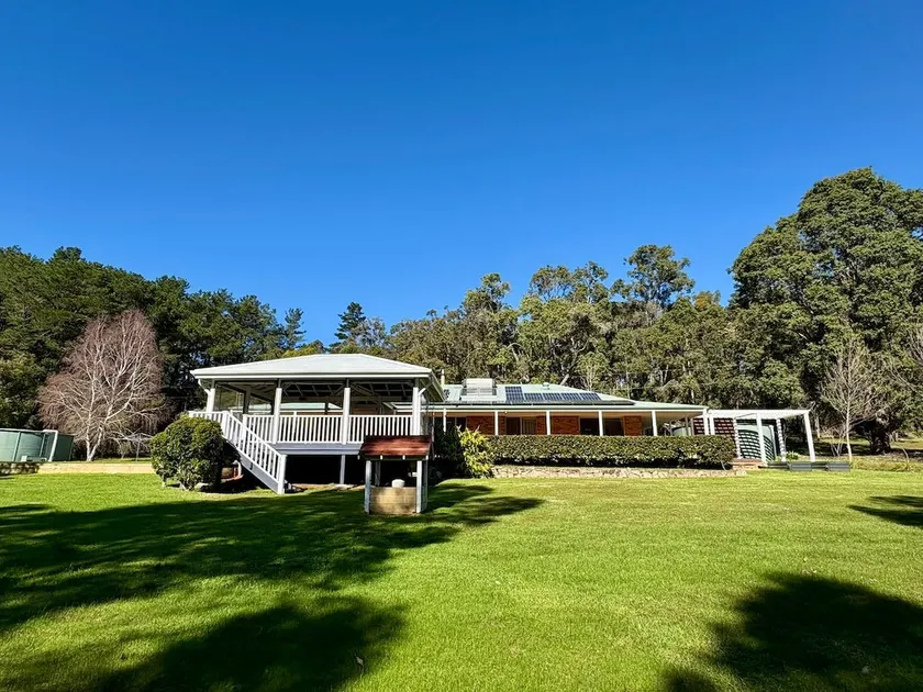 Chalwell Lodge - Image 1
