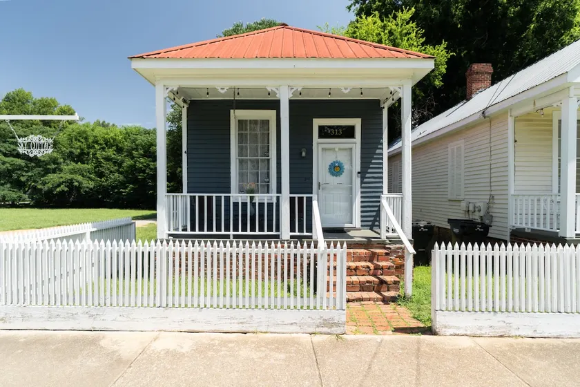 Sky Cottage near Downtown - Image 1