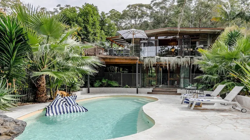 Heated Pool, 5 min walk to beach - Image 1
