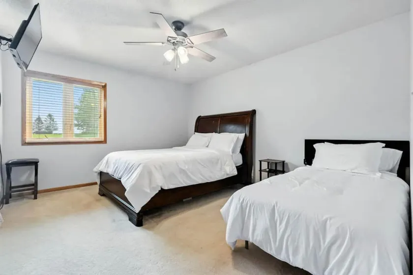 Lakefront Getaway on Windfall Lake - Image 1