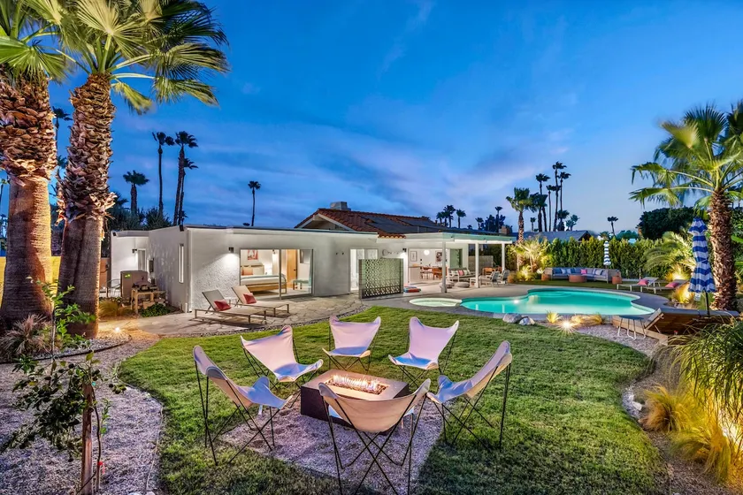 Kaptur Palms - Image 1
