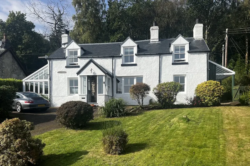 Charming Cosy 3 Bedroom Cottage - Loch Views - Image 1