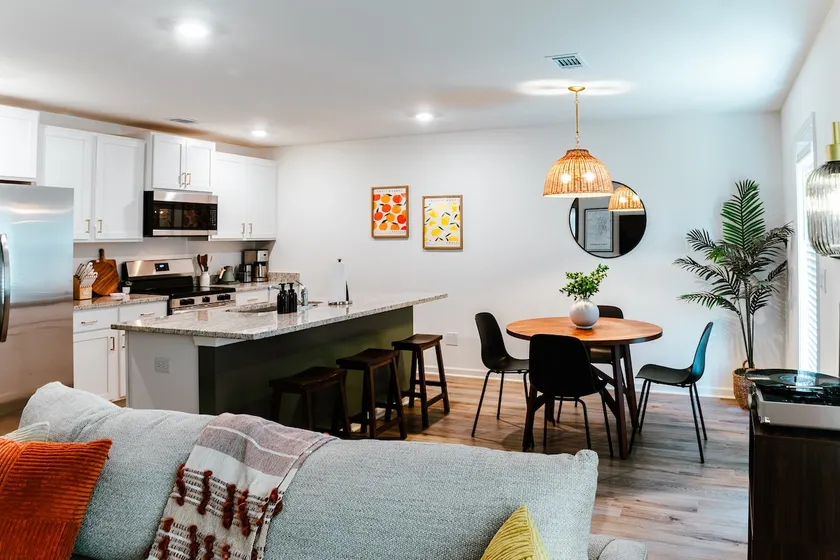 Modern Luxury 3BR Home| Clean & Comfortable Stay - Image 1