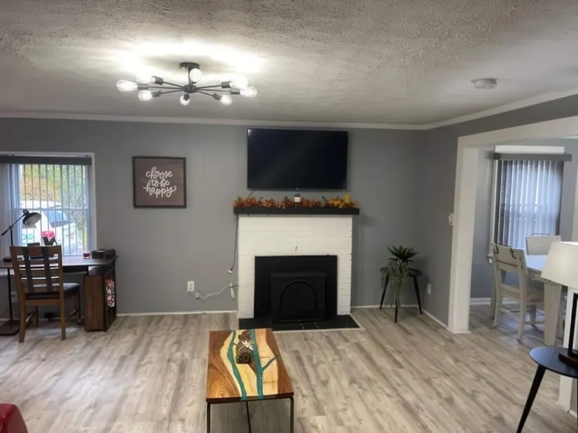 N Lake Ontario 3BR Home Near Beach Seabreeze - Image 1