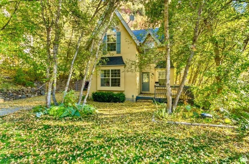Magical Hobble Creek Cottage 5 Min Walk to Golf - Image 1