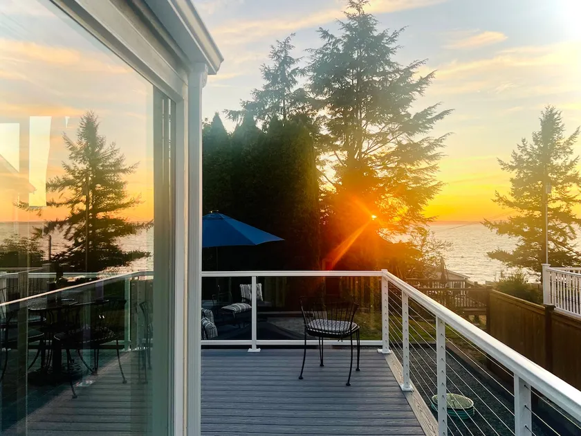 The Cozy Anchor - Madrona Beach Camano Cottage - Image 1