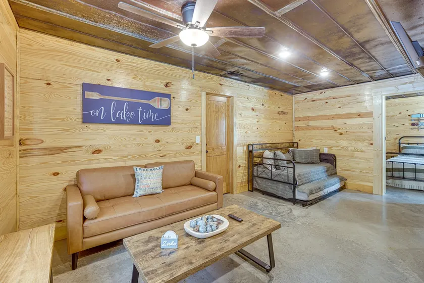3 Mi to Water: Logan Martin Lake Cabin Getaway - Image 1