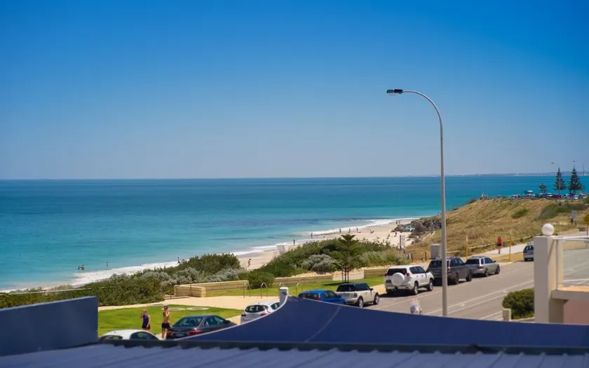 Cottesloe Blue Apartment - Image 1