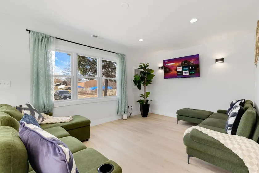 Elegant 4BR Lakefront Retreat-Ready For Long-Stay - Image 1