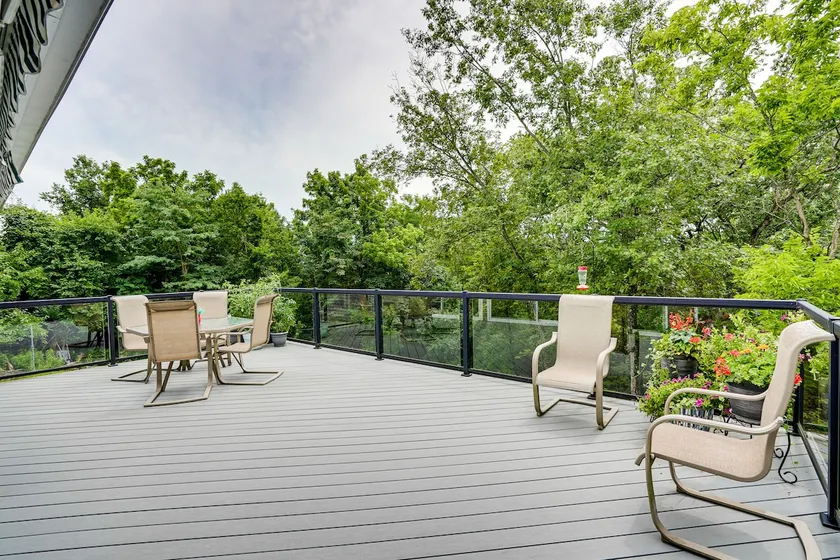 4 Mi to Dtwn: Ohio River Valley Home w/ Deck! - Image 1