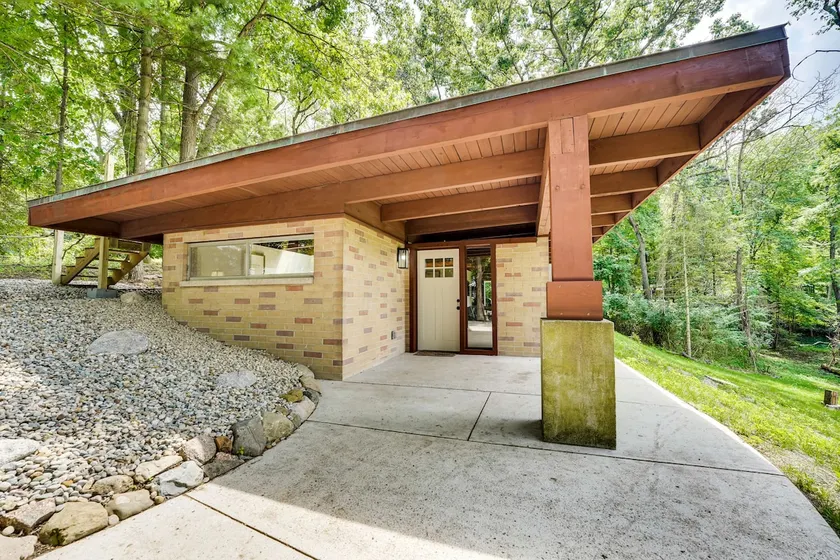 Fire Pits & Grill: Lakefront Jackson Home - Image 1