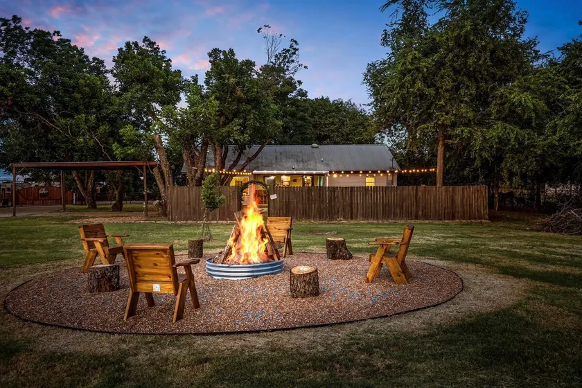 Peace, Space & Starry Nights: Ranch Home in Azle - Image 1