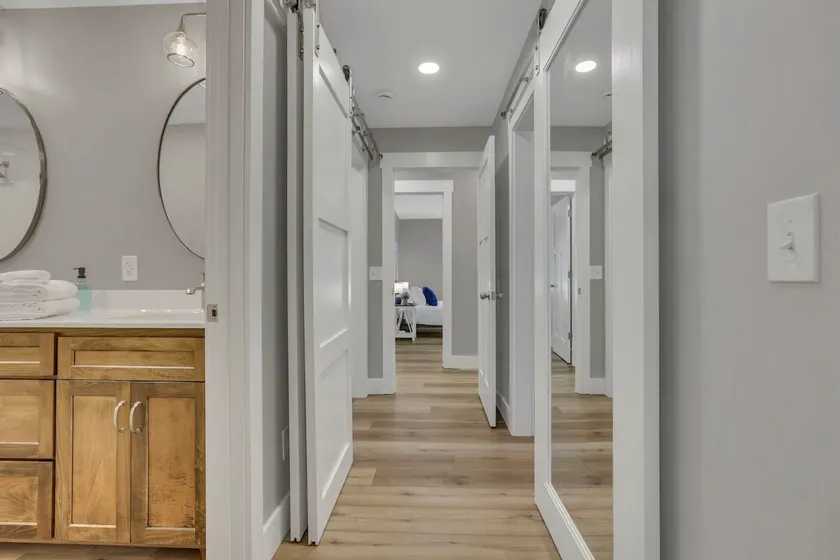 The Golden Retreat| 2 Master Suites| Remodeled - Image 1