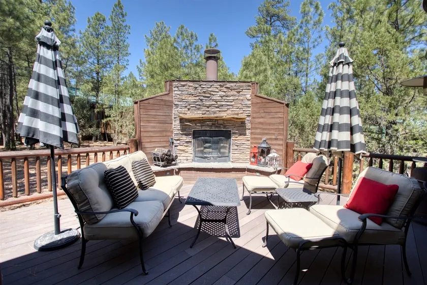 Maple Ridge Retreat in Torreon - Image 1