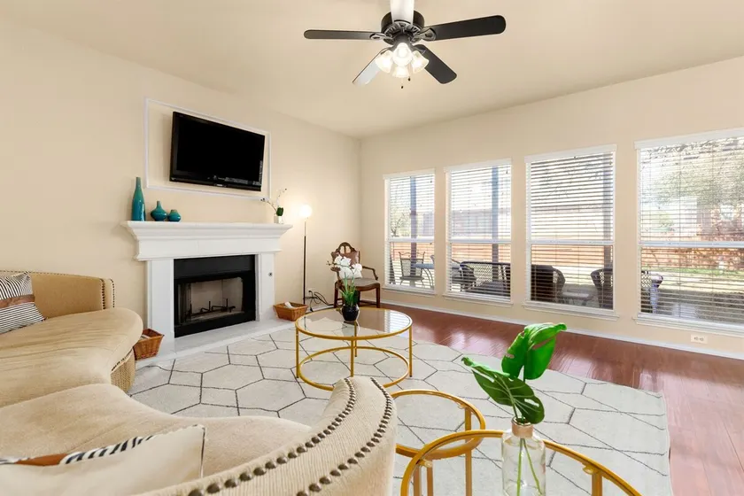 Hilltop 5BR Retreat, Game Lounge Chef’s Kitchen - Image 1