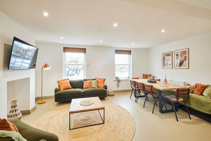 Host & Stay - The Warren - Image 1