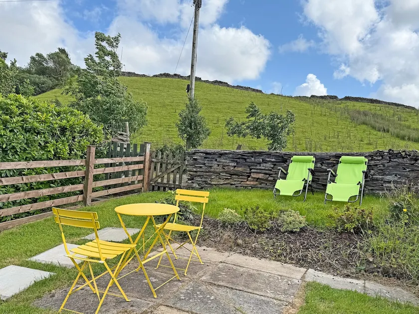 Tegfryn Cottage - Image 1