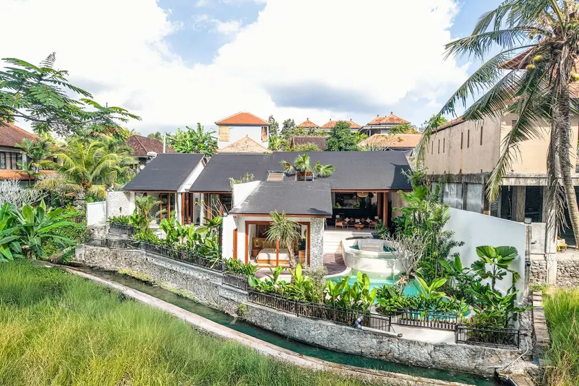 Luxury 3BR Retreat Jungle View, Near Ubud Center - Image 1