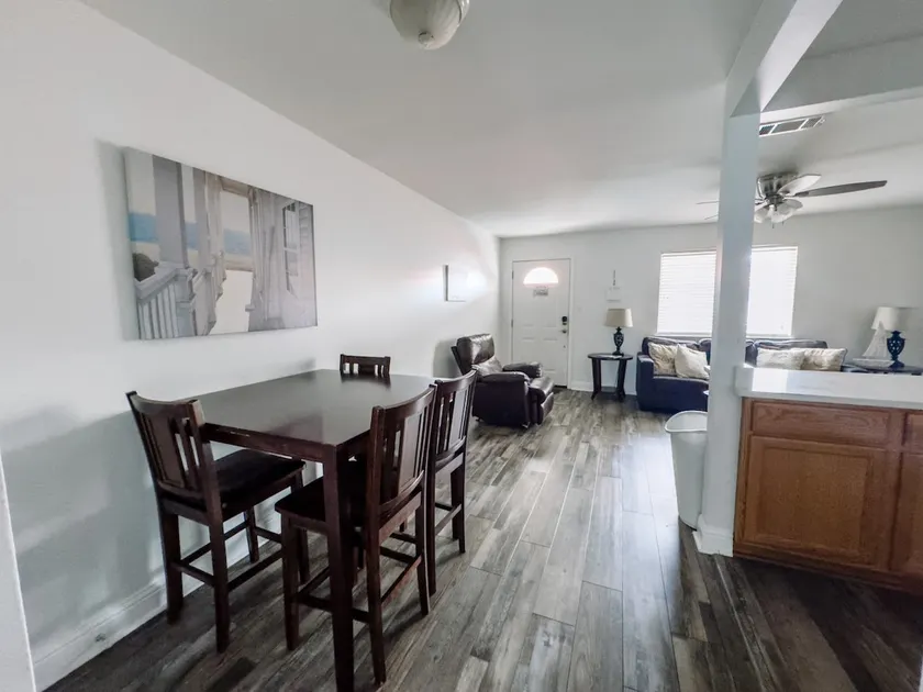 Cozy 1 bed condo with pool - Image 1