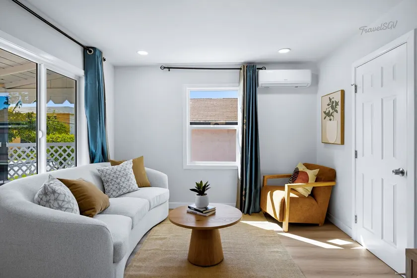 Modern 2BR Home + Parking + Near DTLA #TravelSGV - Image 1