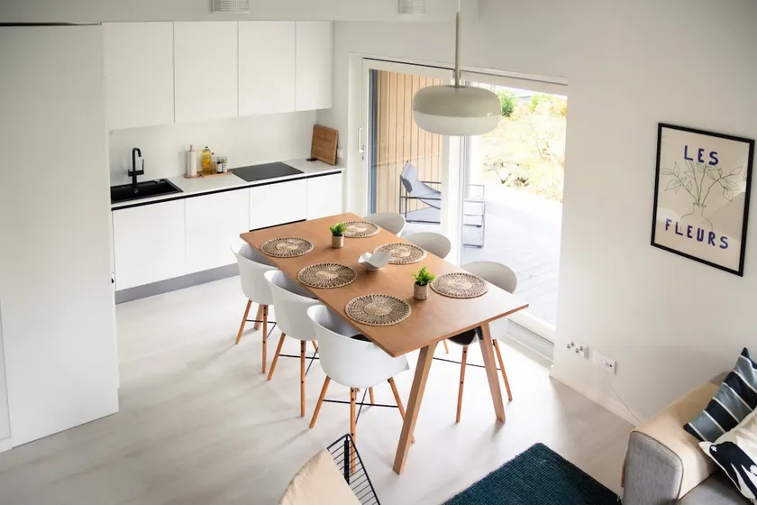 A house with four bedrooms, parking, sauna, patio - Image 1