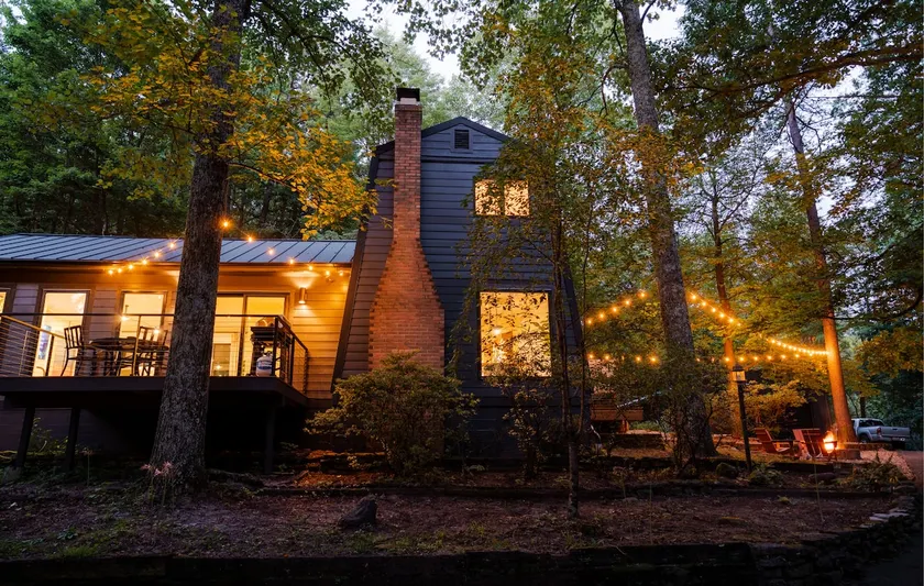 The Outpost | Private Escape w/Hot tub and Views - Image 1