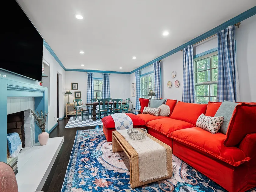 Renovated Cottage - Game Room - Fire Pit - Sleeps 8 - Image 1