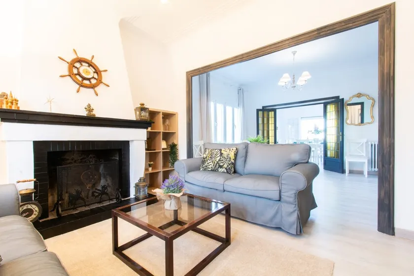 Mediterranean heaven with sea views - Image 1