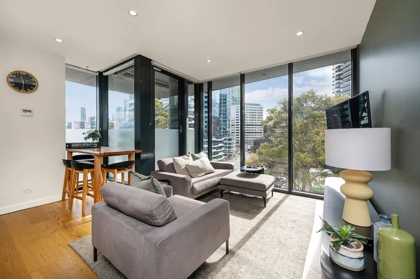 Silverleaf South Melbourne - Image 1
