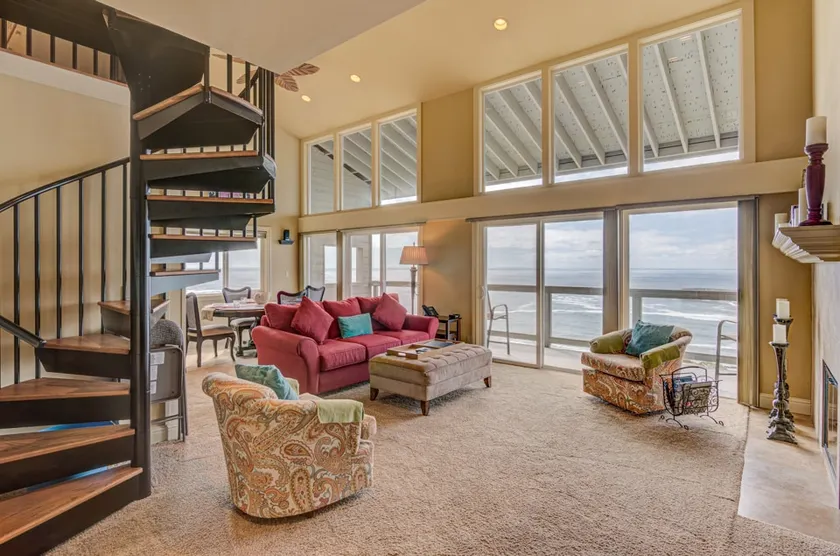 Spacious Two-Level Ocean-View Villa with Loft - Image 1
