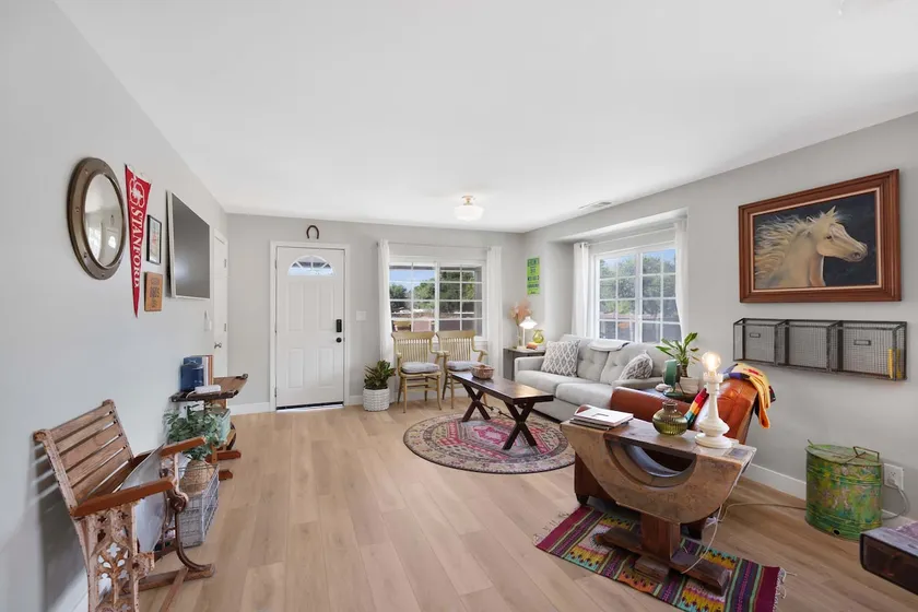 Hot Tub, Fire Pit, Pet Friendly, Walk to Bell St - Image 1