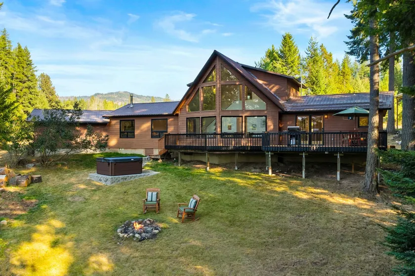 Lake+Mountain Views - Hot Tub - Hideaway Lodge - Image 1