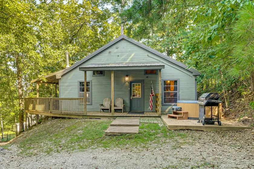 3 Mi to Beavers Bend State Park: Wooded Hideaway! - Image 1