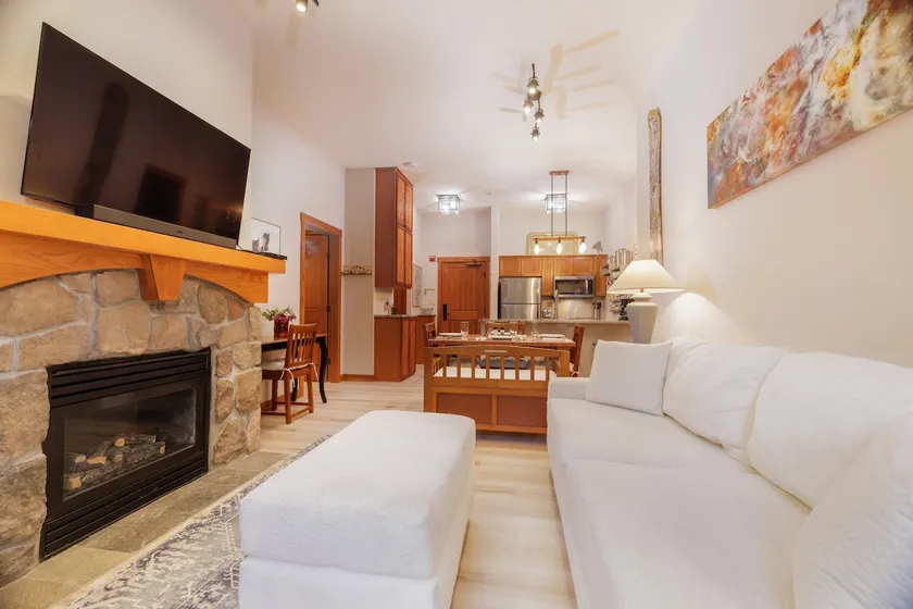 Aspen Glen by Cottonwood Lodging - Image 1