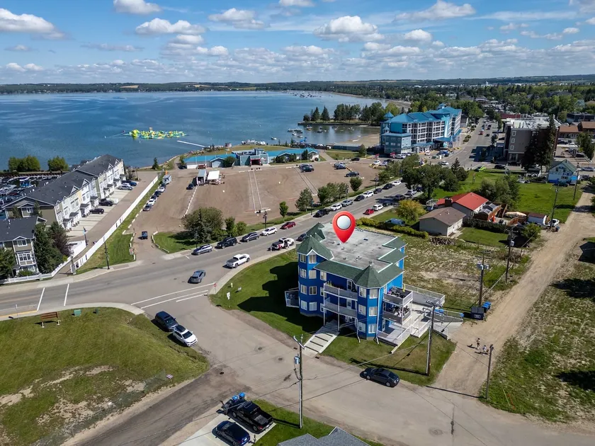 Lakefront Lookout 1BR Condo on Lakeshore Drive - Image 1