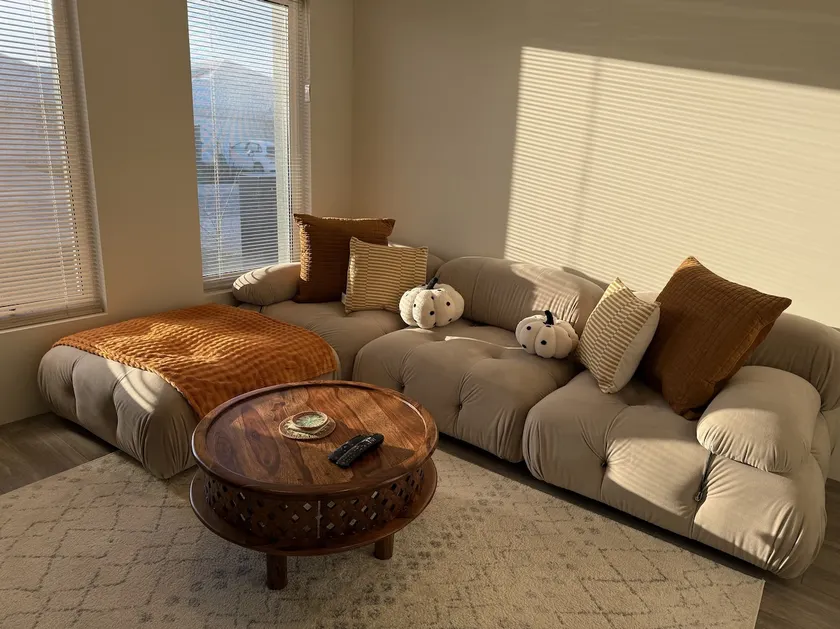 12 Beautiful Brabham Big Backyard 4BR Parking - Image 1